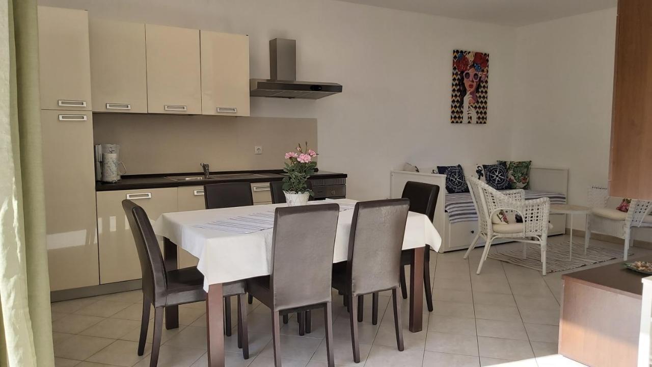 Apartman Barbat-Za Cijelu Obitelj Barbat na Rabu エクステリア 写真